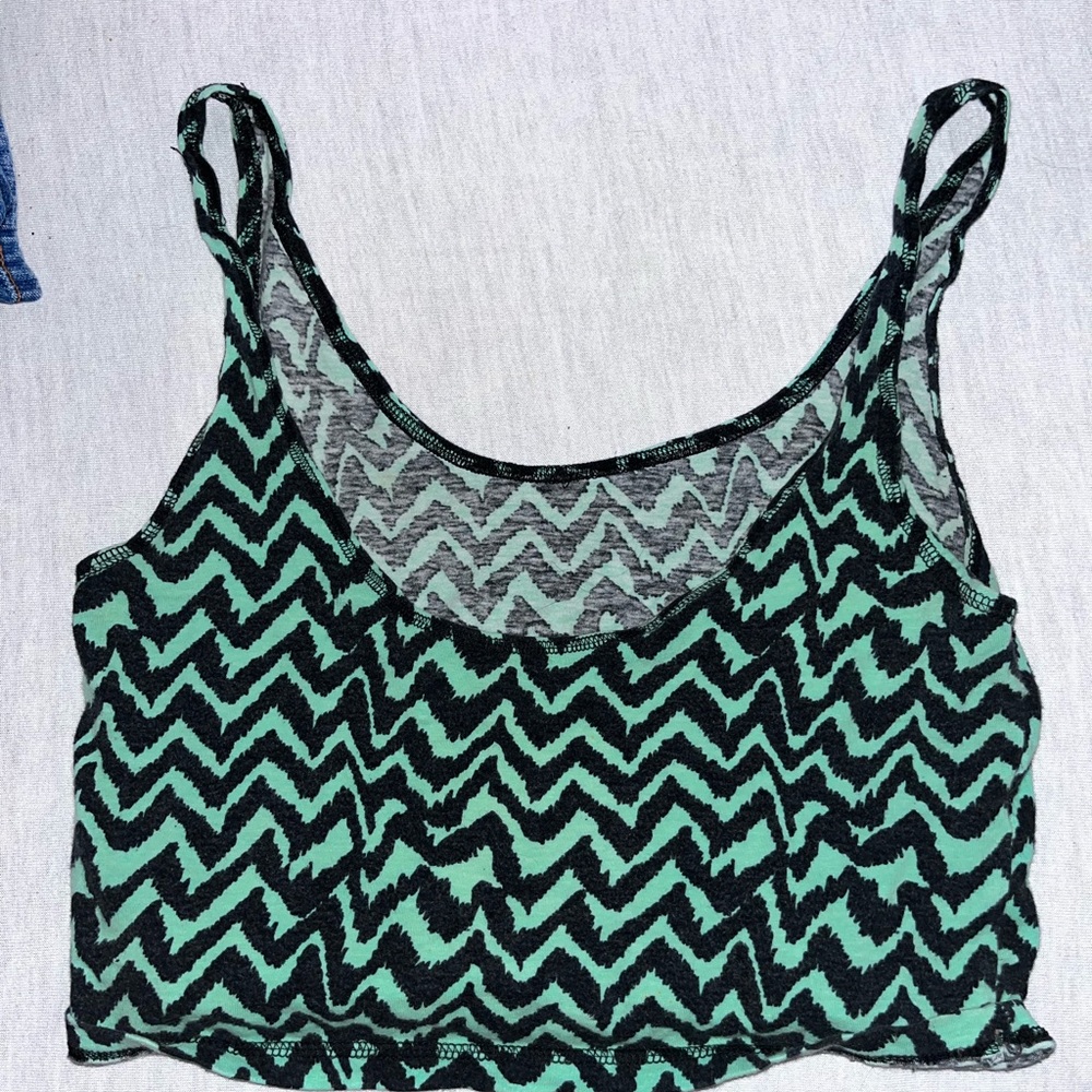 RUE 21 crop tank